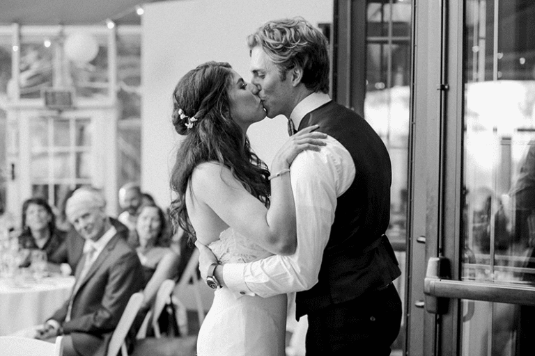 Green and white San Francisco Wedding in the presidio #wedding #weddinginspiration #greenandwhitewedding